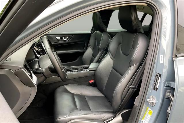 2024 Volvo S60 B5 Core Dark Theme