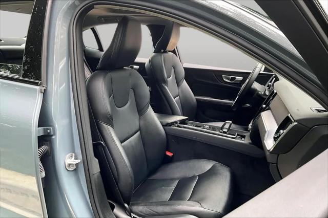 2024 Volvo S60 B5 Core Dark Theme