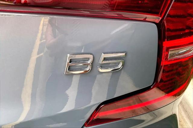 2024 Volvo S60 B5 Core Dark Theme