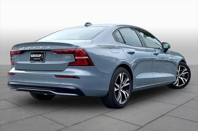2024 Volvo S60 B5 Core Dark Theme