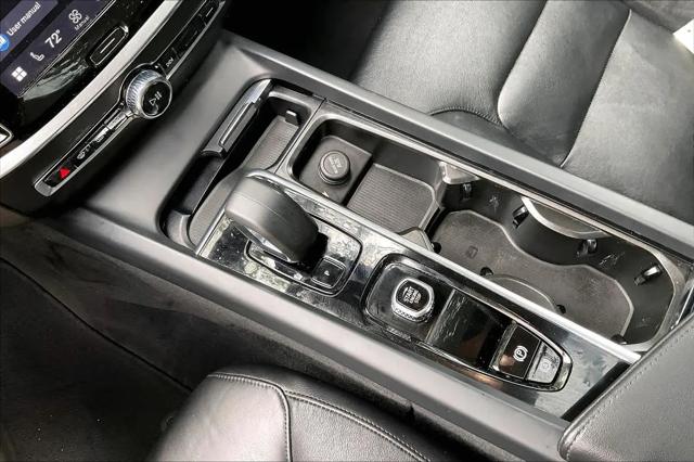 2024 Volvo S60 B5 Core Dark Theme