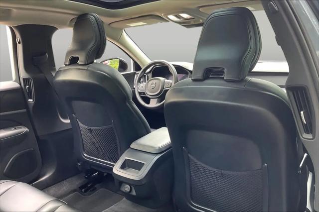 2024 Volvo S60 B5 Core Dark Theme