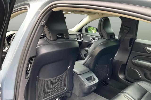 2024 Volvo S60 B5 Core Dark Theme