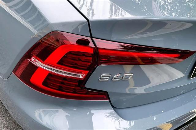 2024 Volvo S60 B5 Core Dark Theme