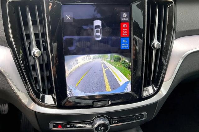 2024 Volvo S60 B5 Core Dark Theme