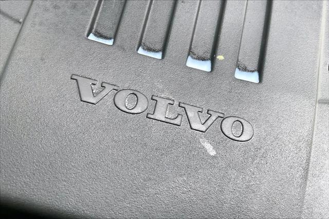 2024 Volvo S60 B5 Core Dark Theme