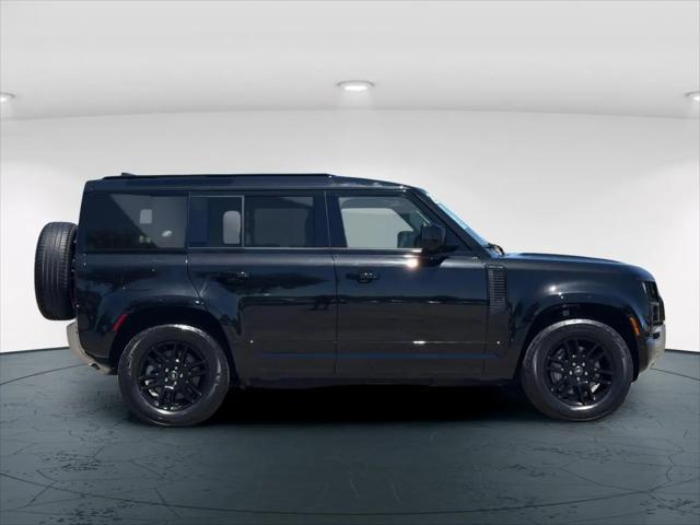 2023 Land Rover Defender 110 SE