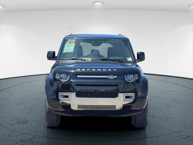 2023 Land Rover Defender 110 SE