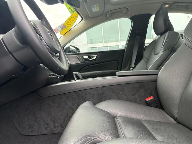 2023 Volvo S60 B5 Ultimate Bright Theme