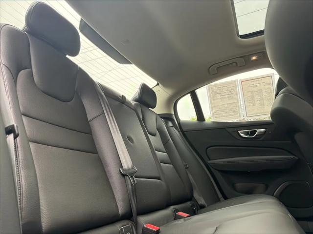 2023 Volvo S60 B5 Ultimate Bright Theme