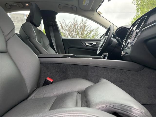 2023 Volvo S60 B5 Ultimate Bright Theme