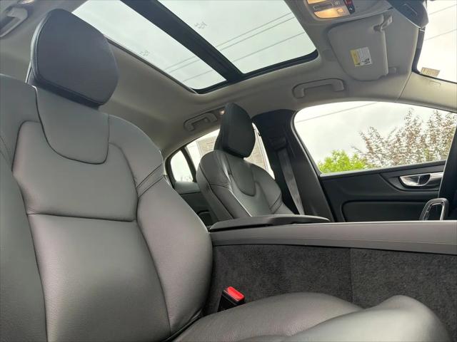 2023 Volvo S60 B5 Ultimate Bright Theme