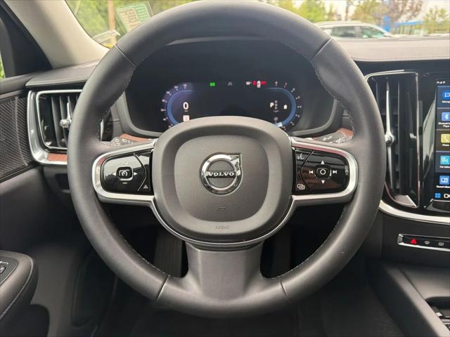2023 Volvo S60 B5 Ultimate Bright Theme