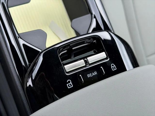 2026 Volvo EX30 Ultra Twin Motor Performance, Fully electric