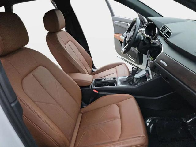2021 Audi Q3 Premium Plus 40 TFSI quattro Tiptronic