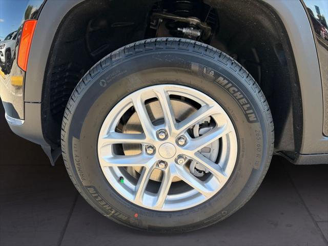 2026 Jeep Grand Cherokee L Laredo 4x2
