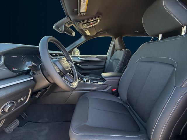 2026 Jeep Grand Cherokee L Laredo 4x2