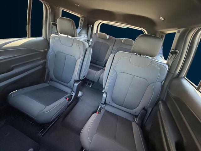 2026 Jeep Grand Cherokee L Laredo 4x2