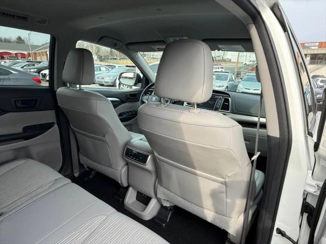 2017 Toyota Highlander LE Plus