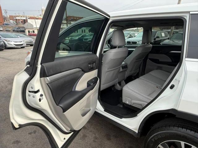 2017 Toyota Highlander LE Plus