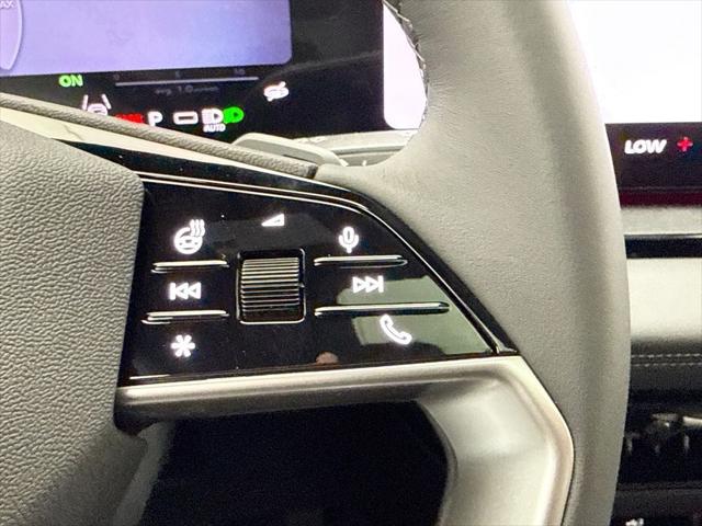 2027 Audi Q6 e-tron Premium Plus