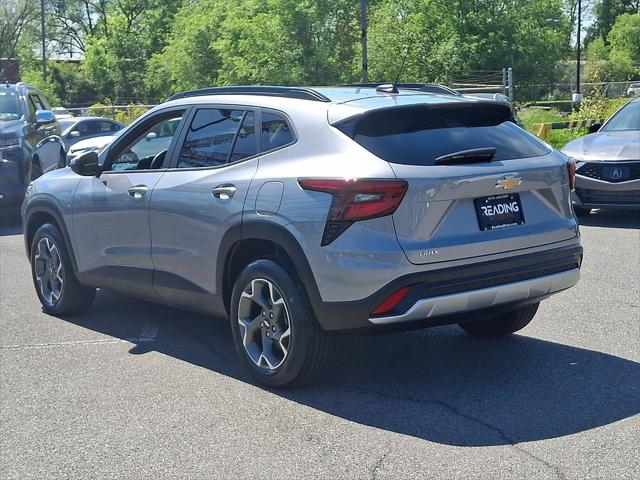 2025 Chevrolet Trax FWD LT
