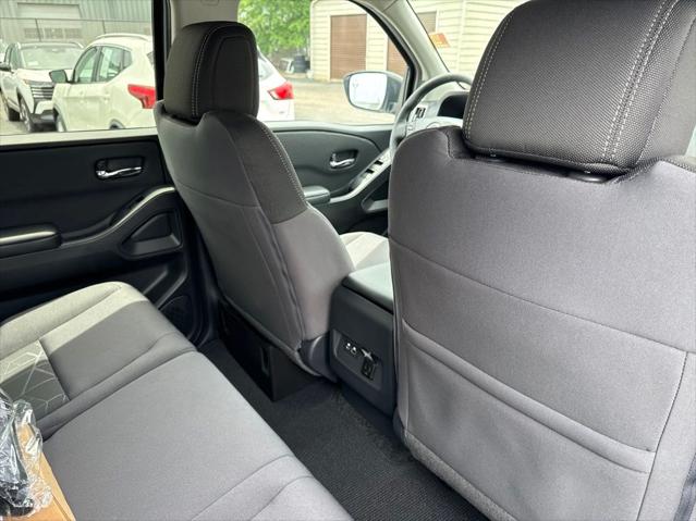 2026 Nissan Frontier Crew Cab SV 4x2