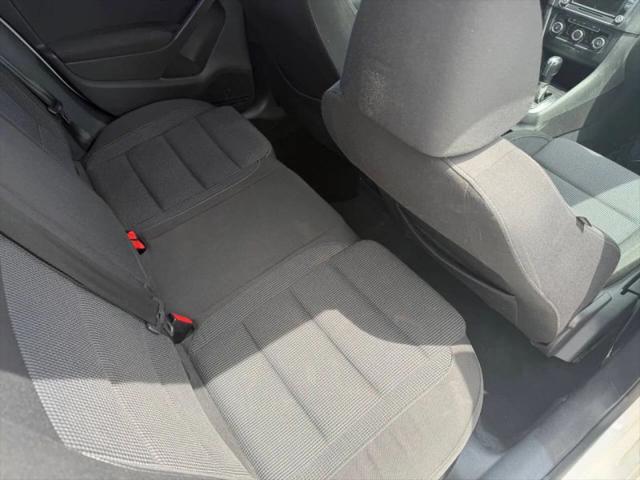 2012 Volkswagen Golf 2.5L 4-Door