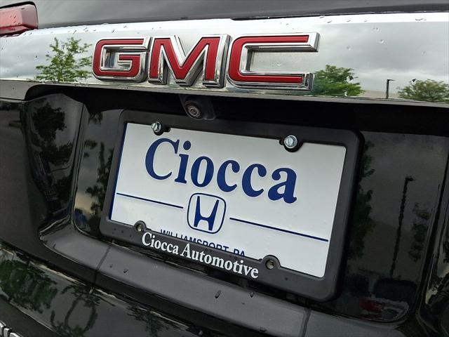 2023 GMC Acadia AWD SLT