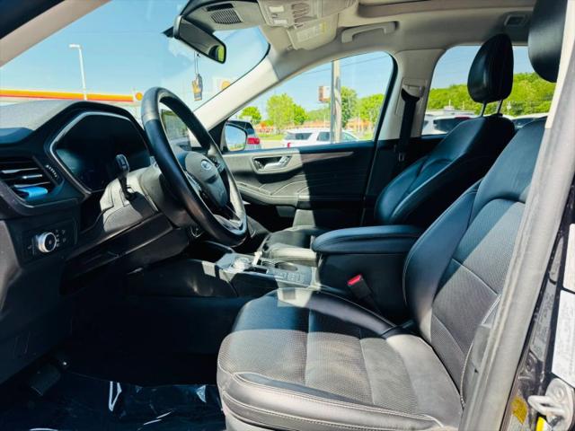 2022 Ford Escape Titanium