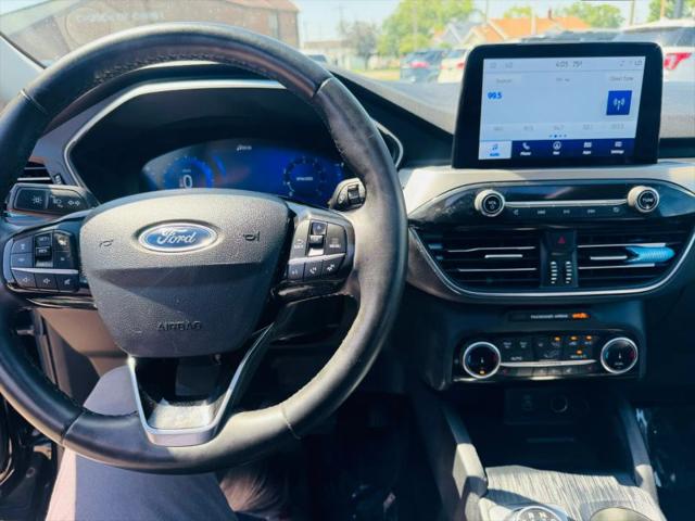 2022 Ford Escape Titanium