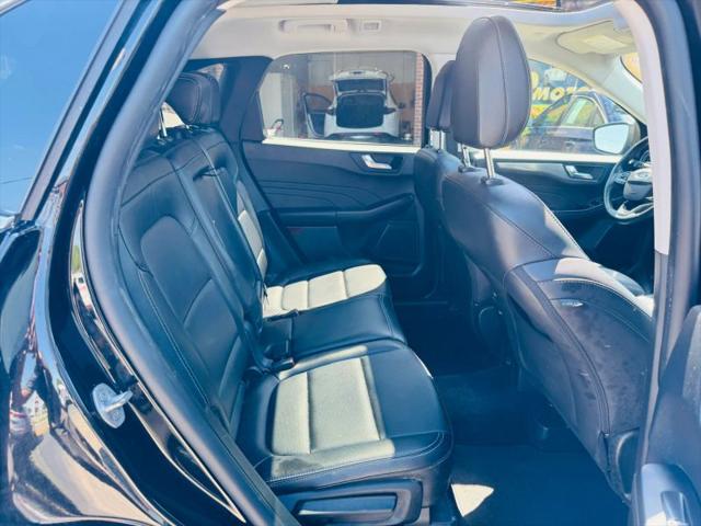 2022 Ford Escape Titanium