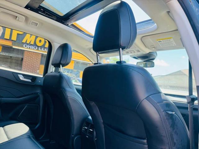 2022 Ford Escape Titanium