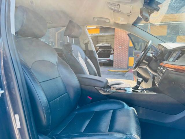 2017 Kia Cadenza Premium