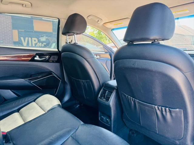 2017 Kia Cadenza Premium