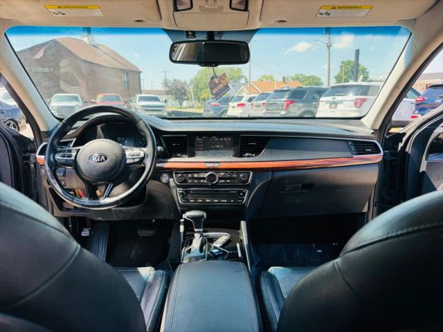2017 Kia Cadenza Premium