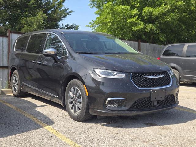 2023 Chrysler Pacifica Hybrid Limited for sale in Ardmore, OK