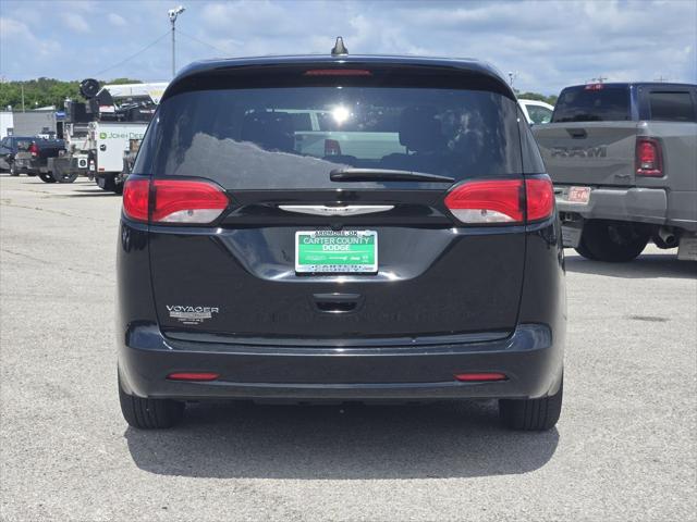 2024 Chrysler Voyager LX