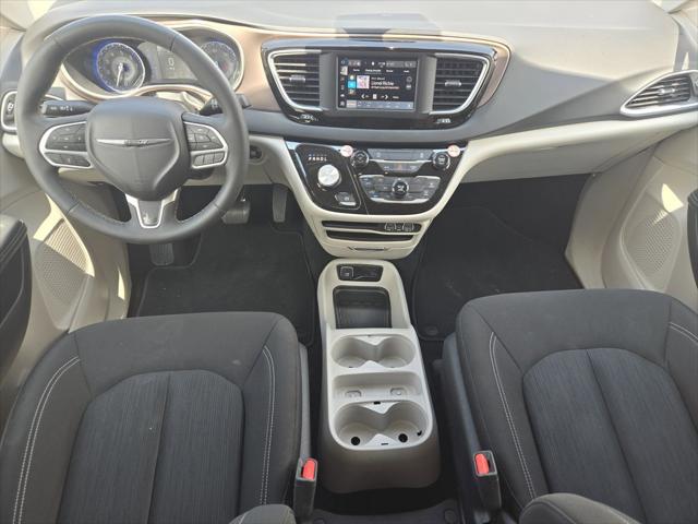 2024 Chrysler Voyager LX