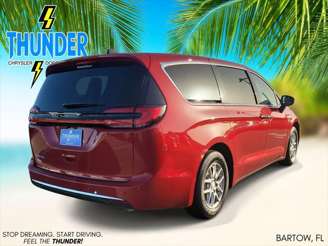 2027 Chrysler Pacifica Select