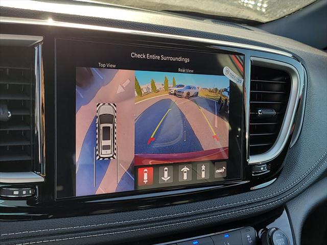 2027 Chrysler Pacifica Select