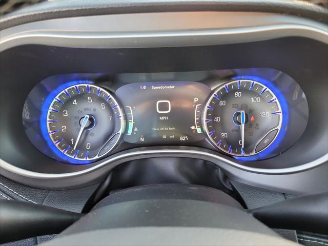 2027 Chrysler Pacifica Select