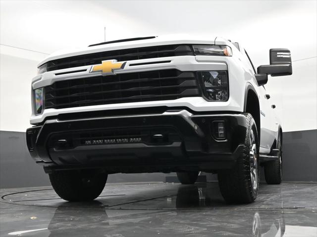 2025 Chevrolet Silverado 2500HD 4WD Crew Cab Standard Bed Custom