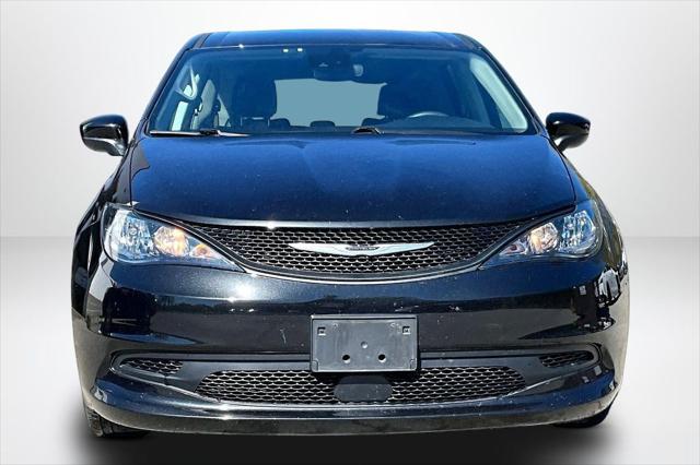 2024 Chrysler Voyager LX