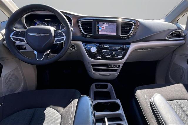2024 Chrysler Voyager LX