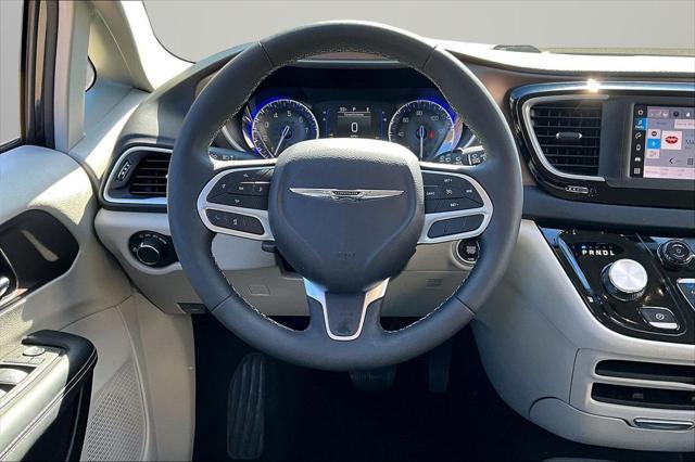 2024 Chrysler Voyager LX