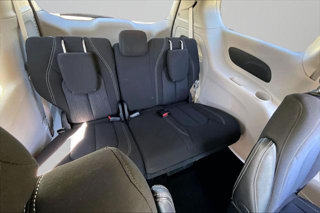 2024 Chrysler Voyager LX