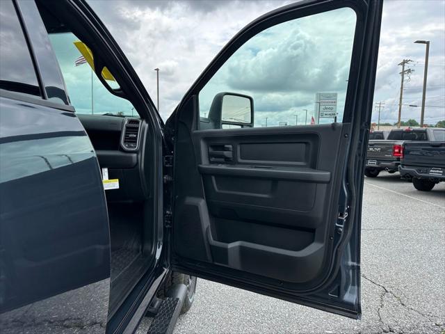 2026 Ram 2500 Black Express Crew Cab 4x4 64 Box