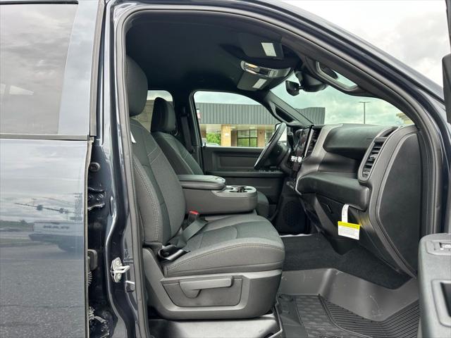 2026 Ram 2500 Black Express Crew Cab 4x4 64 Box