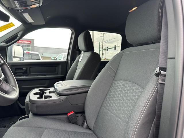 2026 Ram 2500 Black Express Crew Cab 4x4 64 Box